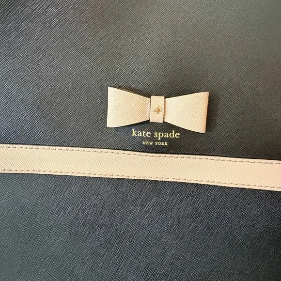 Kate Spade Large Hazel Court
Mason Bow Tie Bag - Picture 6 of 12